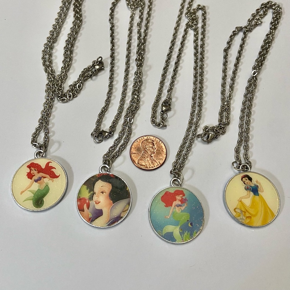 Vintage, Disney Princesses Necklace- Snow White - Picture 6 of 6